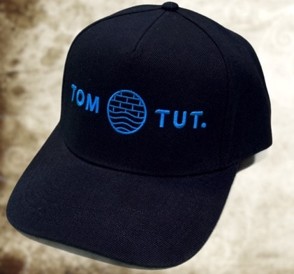 Cap Mütze gesticktes Logo in blau als Rechteck Form