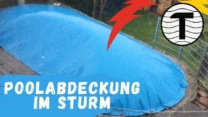 aufblasbare Poolabdeckung im Sturm